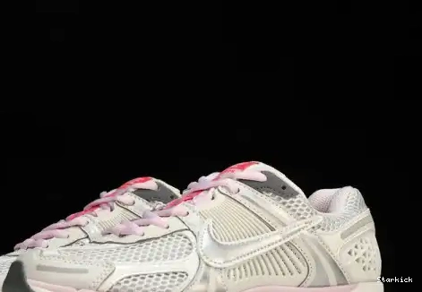 Nike 5 Pack White FN3695-001 Pink Vomero Zoom 520 0531